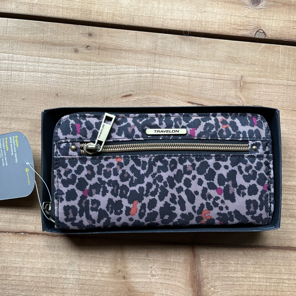 Travelon wallet